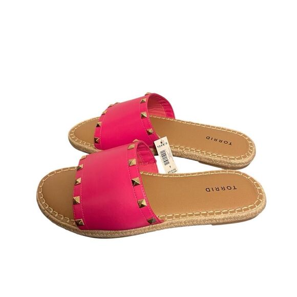 Torrid Hot Pink Studded Slides Size 9 NWT - Picture 4 of 5